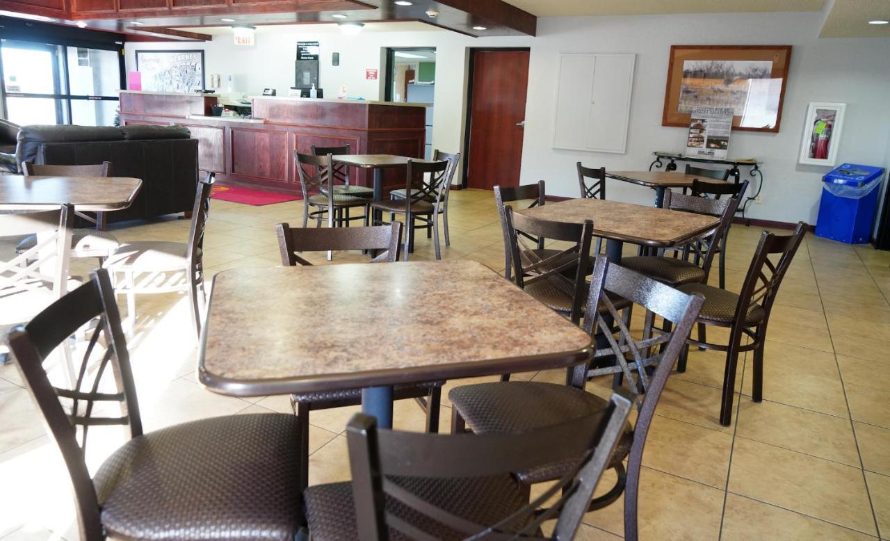 Econo Lodge Inn & Suites Kearney Eksteriør billede