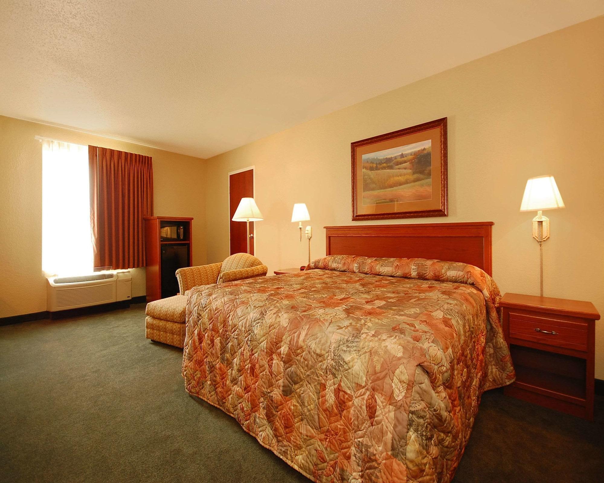 Econo Lodge Inn & Suites Kearney Eksteriør billede