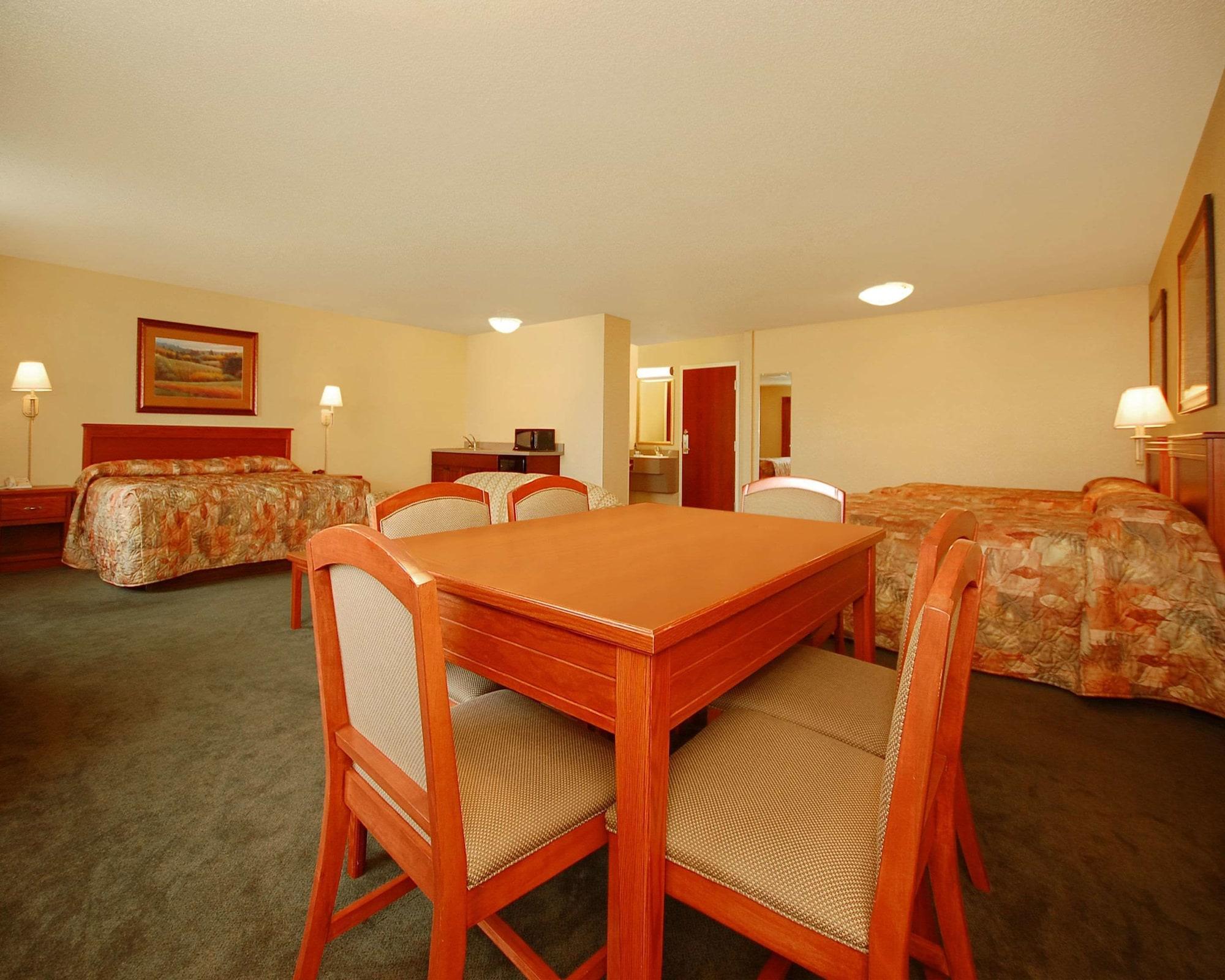 Econo Lodge Inn & Suites Kearney Eksteriør billede