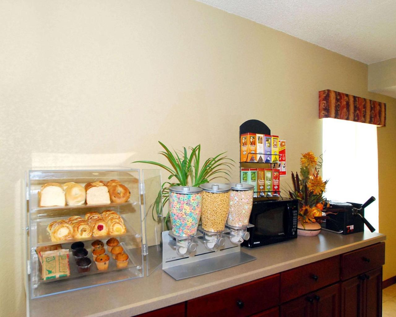 Econo Lodge Inn & Suites Kearney Eksteriør billede