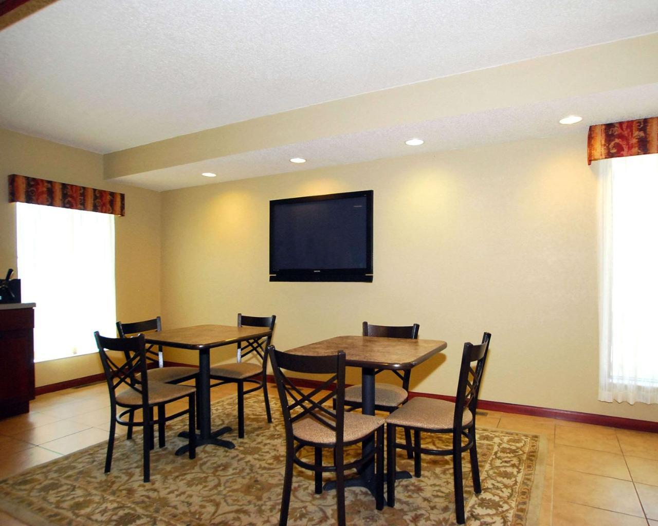 Econo Lodge Inn & Suites Kearney Eksteriør billede